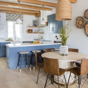 beach-style-dining-room