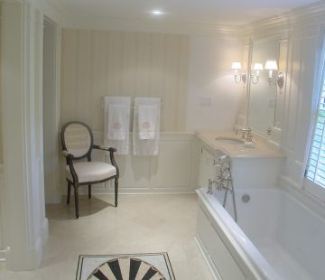 traditional-bathroom